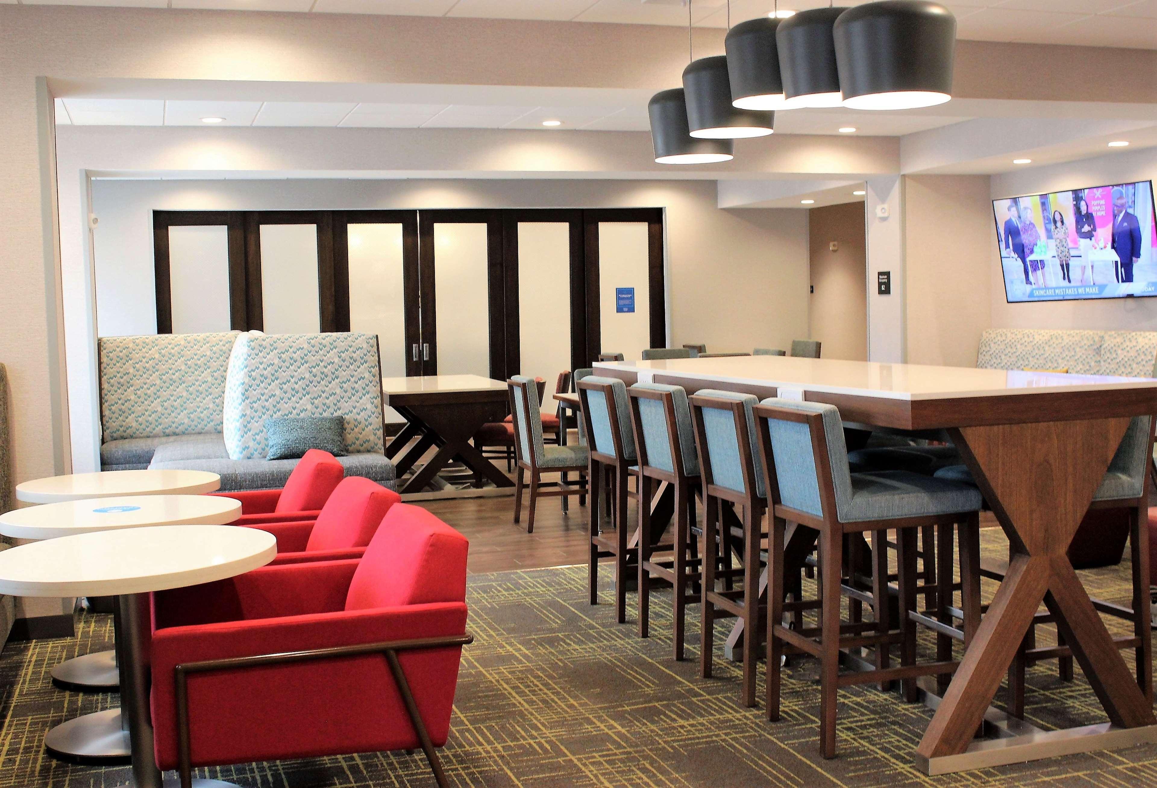 Hampton Inn Лексингтон Экстерьер фото